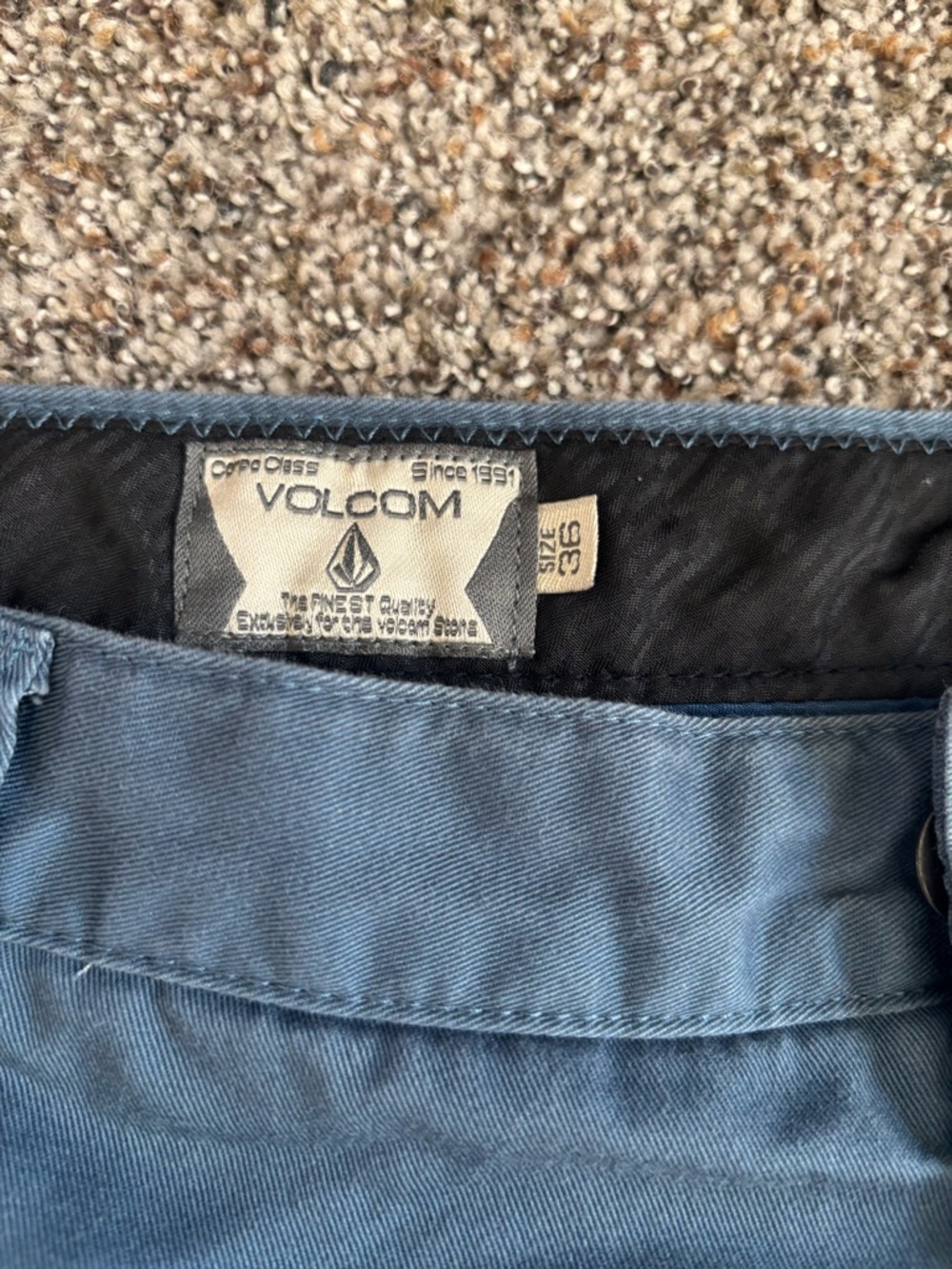 Volcom Men's Flat Front Shorts in Slate Blue 36” - Picture 2 of 3